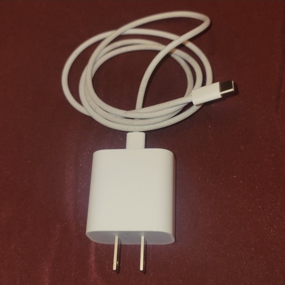 Apple USB-C Charger with Braided Cable - Picture 2 of 2